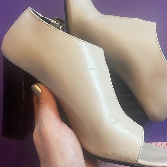 TIBI 36 sz 5.5 or 6 cream leather & PVC shoes pumps heels - Picture 9 of 10